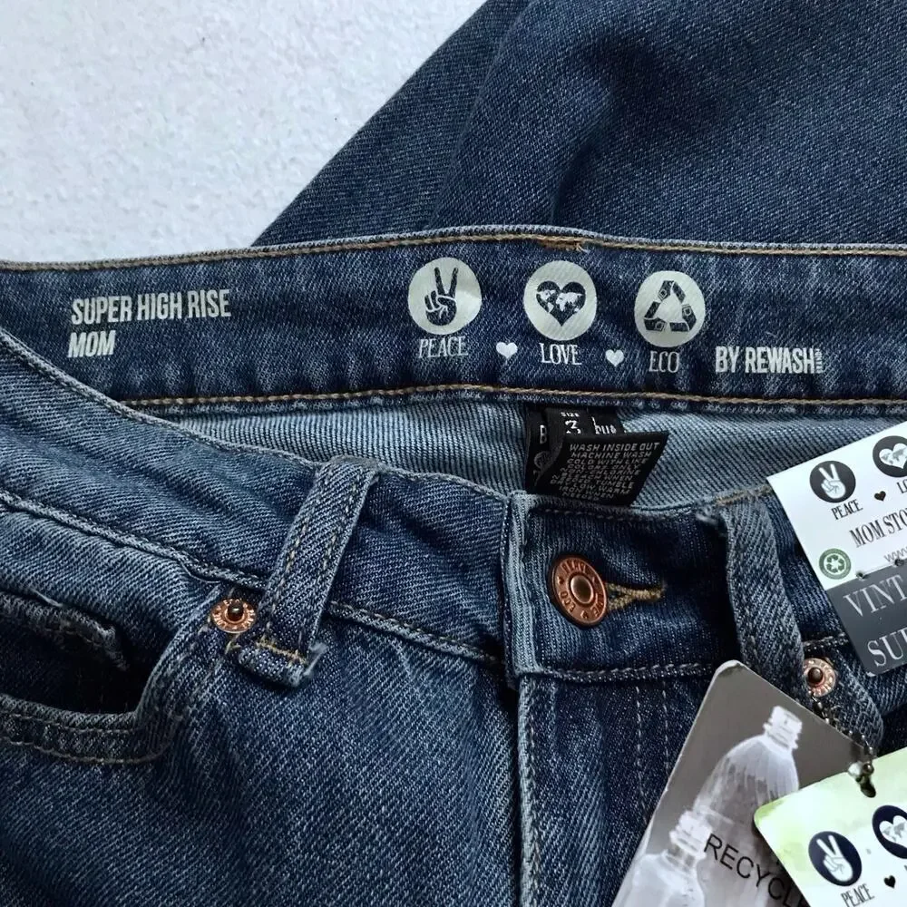 Rewash NWT Super High Rise Mom Jeans Juniors/Women 3/26